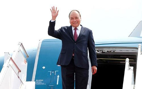 Thủ tướng Nguyễn Xuân Phúc lên đường tham dự Hội nghị Cấp cao Ủy hội sông Mê Kông quốc tế lần thứ ba