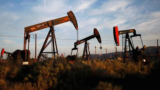 Giá dầu chạm đỉnh 3 năm do căng thẳng Syria