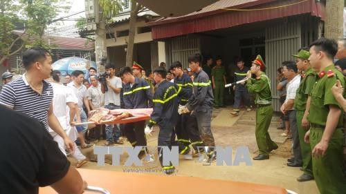 Sạt lở đất khi xây bờ kè, 4 người bị vùi lấp tại thành phố Lào Cai