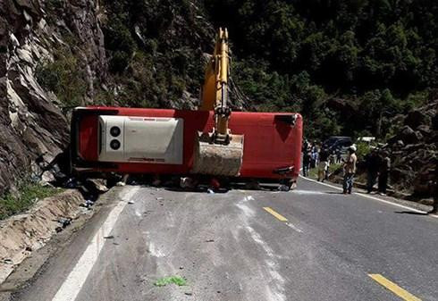 Phó Thủ tướng chỉ đạo khắc phục hậu quả vụ tai nạn xe khách trên đèo Khánh Lê