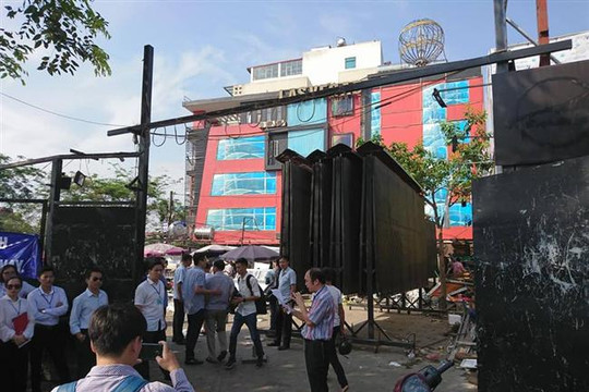 Hà Nội: Quận Cầu Giấy ra quân cưỡng chế các công trình vi phạm trên đường Nguyễn Khánh Toàn