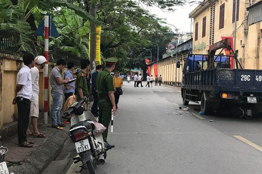 Tạm giữ tài xế lùi xe khiến thai phụ tử vong trên đường Võ Qúy Huân