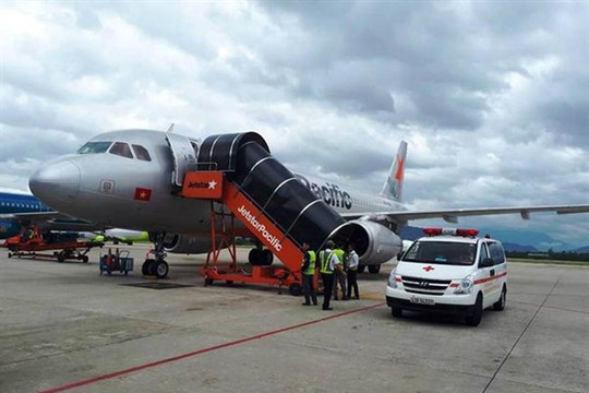 Máy bay từ Hà Nội đi Đà Lạt hạ cánh khẩn Đà Nẵng để cứu khách