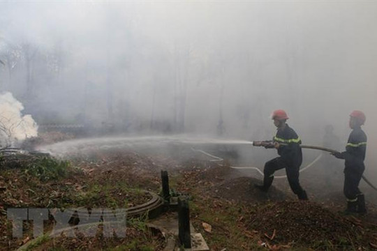 Hà Nam: Cháy rừng dữ dội giữa lúc thời tiết nắng nóng hơn 38 độ C