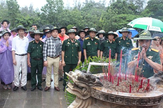 Chương trình "Khúc quân hành, lần thứ IV  - năm 2018" dâng hương tại Côn Đảo