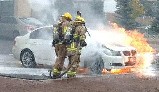 BMW bị triệu hồi 300.000 xe vì có nguy cơ đột nhiên cháy động cơ
