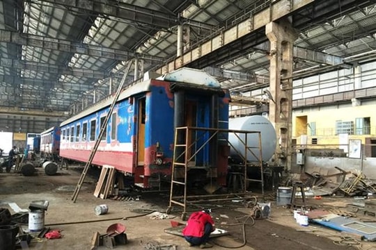 Hàng nghìn toa xe, đầu máy đường sắt sẽ trở thành… đống phế liệu
