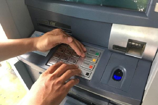 Để tránh nạn rút trộm tiền ATM, NHNN yêu cầu giảm mức rút tiền vào đêm khuya