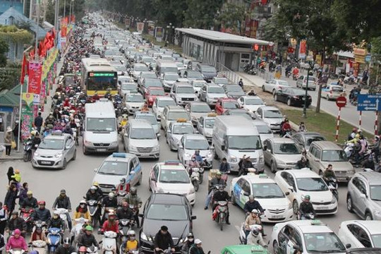 Hà Nội đề xuất thu phí xe máy, ô tô đi vào khu vực có nguy cơ ùn tắc