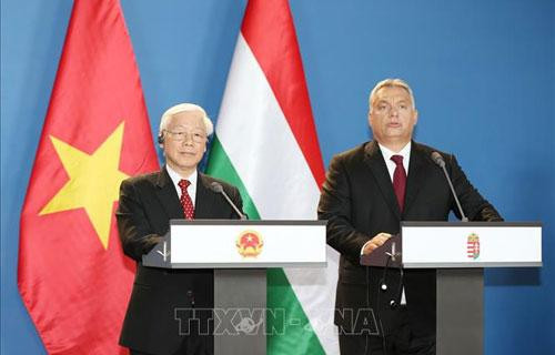 Tuyên bố chung Việt Nam - Hungary về việc thiết lập quan hệ Đối tác toàn diện