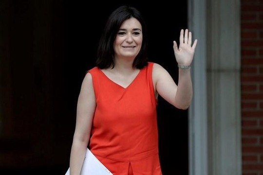 Gian lận bằng cấp, nữ Bộ trưởng Y tế Tây Ban Nha từ chức