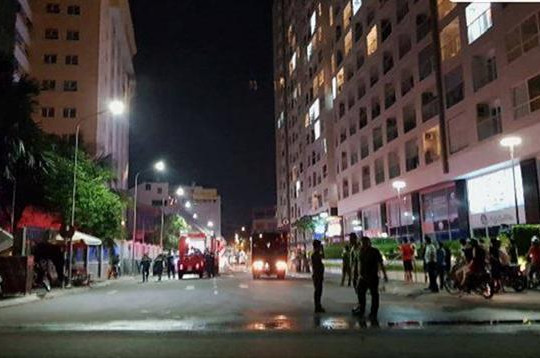TP Hồ Chí Minh: Cháy ở Waseco Plaza, nhiều người tháo chạy lúc nửa đêm