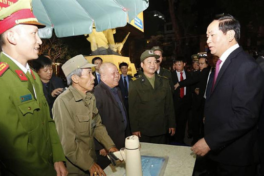 Chủ tịch nước Trần Đại Quang với cán bộ, chiến sĩ Công an Thủ đô