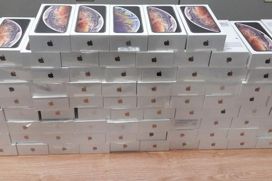 Thu giữ hơn 250 iPhone XS và XS Max nhập lậu qua sân bay, trị giá khoảng 6,5 tỷ đồng