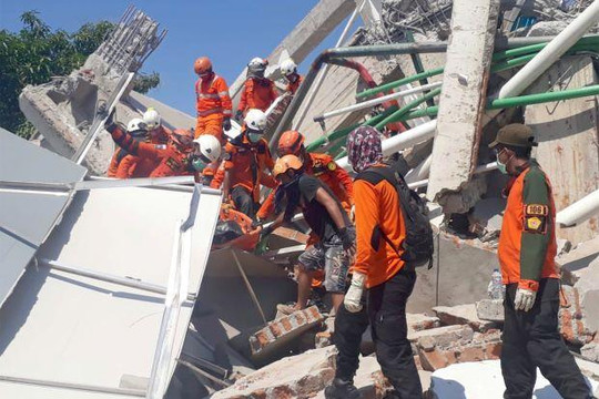832 người thiệt mạng trong vụ động đất-sóng thần tại Indonesia, 10 người Việt Nam an toàn