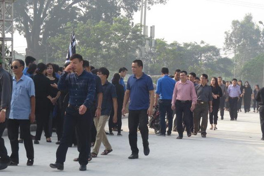 Huyện Thanh Trì: Người dân xếp hàng đến viếng Nguyên Tổng Bí thư Đỗ Mười