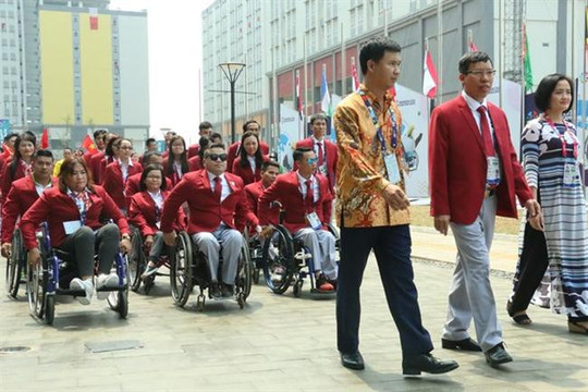 Thượng cờ Đoàn thể thao người khuyết tật Việt Nam tại Asian Para Games