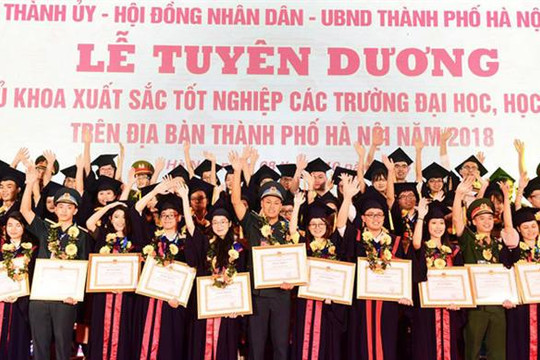 Hà Nội tuyên dương 88 thủ khoa xuất sắc các trường đại học, học viện