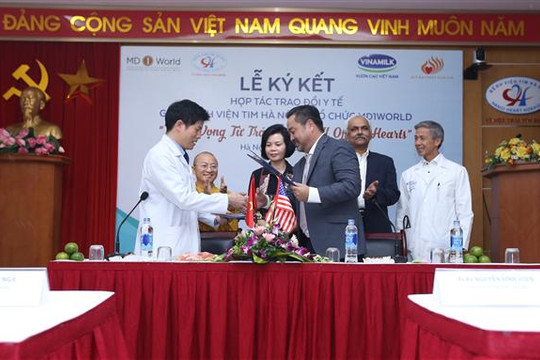 Lễ ký kết hợp tác trao đổi y tế giữa MD1WORLD và bệnh viện Tim Hà Nội - Chương trình "Tiếng vọng từ trái tim".