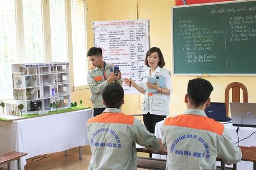 Đề xuất tiếng Anh là môn học bắt buộc trong đào tạo cao đẳng