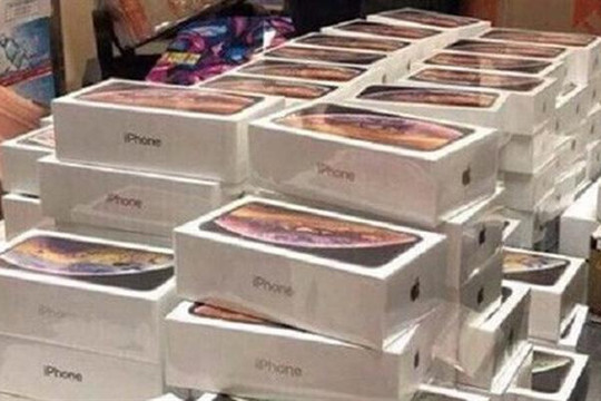 Thu giữ 1.200 chiếc iPhone tại sân bay Nội Bài