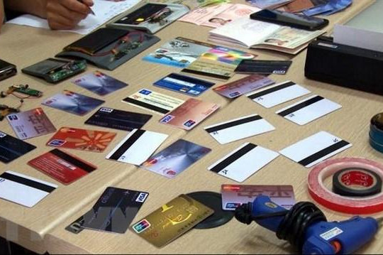 Xét xử sơ thẩm 4 người nước ngoài dùng thẻ ATM giả để rút tiền