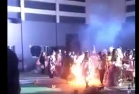 Chơi lễ hội Halloween, một nữ sinh viên bị bốc cháy