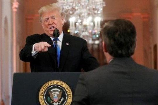 CNN kiện Tổng thống Trump vì cấm phóng viên vào Nhà Trắng