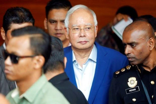 Cựu Thủ tướng Malaysia bị thẩm vấn về việc mua 2 tàu ngầm của Pháp