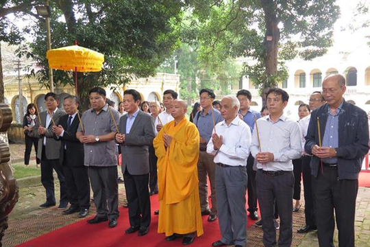 Dâng hương kỷ niệm 710 năm ngày mất Phật hoàng Trần Nhân Tông tại Hoàng thành Thăng Long
