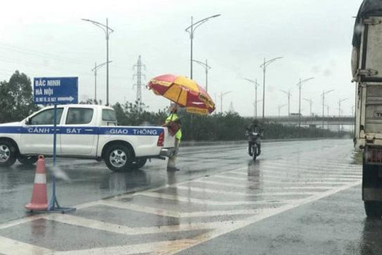 Phát hiện thi thể phụ nữ trên cao tốc Hà Nội - Bắc Giang