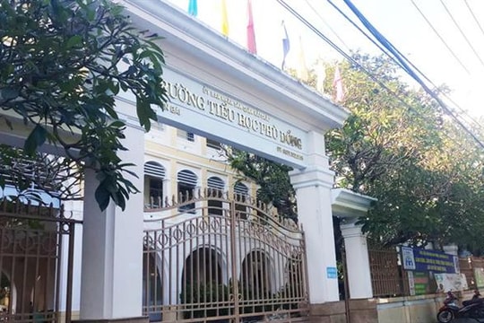 Đà Nẵng: Học sinh tiểu học nguy kịch do rơi từ tầng 2 xuống đất