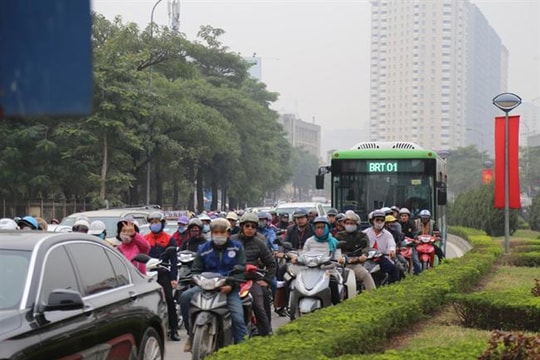 Xử nghiêm xe cá nhân lấn làn buýt nhanh BRT