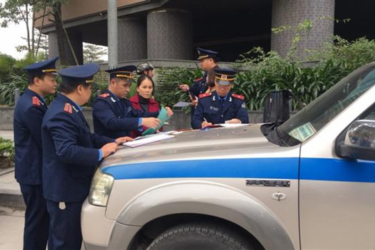 Hà nội: Đội thanh tra giao thông vận tải quận Hà Đông ra quân tăng cường xử lý các xe đậu, đỗ sai quy định