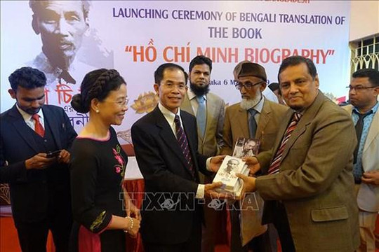 Ra mắt cuốn sách "Tiểu sử Hồ Chí Minh" tiếng Bengal