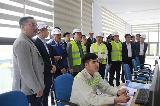 Bí thư Thành ủy Hà Nội Hoàng Trung Hải kiểm tra dự án Nhà máy nước mặt sông Đuống