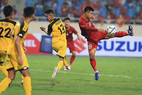 U23 Việt Nam 6-0 U23 Brunei: Quang Hải ghi bàn từ penalty