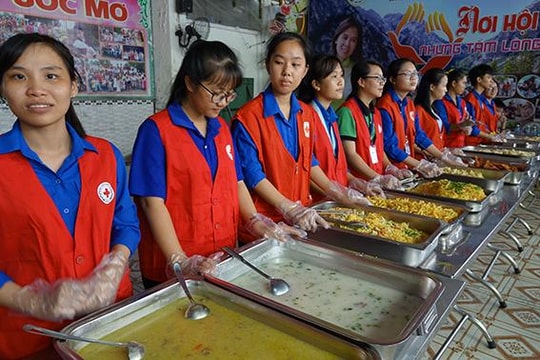 Tuổi 17 với Trung tâm nhân đạo Quê hương