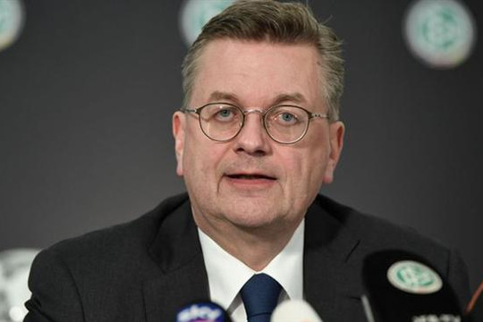 Chủ tịch Liên đoàn Bóng đá Đức từ chức
