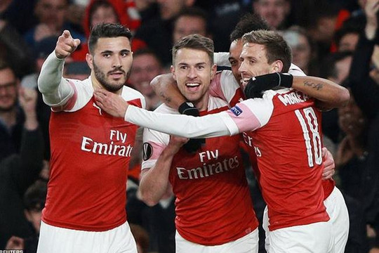 Hạ gọn Napoli, Arsenal rộng cửa vào bán kết Europa League