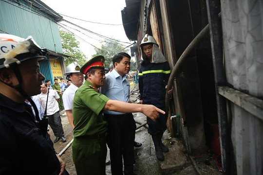 Vụ hoả hoạn làm 8 người tử vong: Chủ tịch Nguyễn Đức Chung trực tiếp chỉ đạo chữa cháy và giải quyết hậu quả