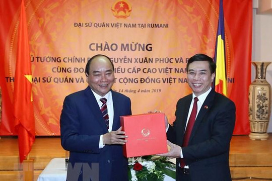 Thủ tướng Nguyễn Xuân Phúc gặp mặt cộng đồng người Việt tại Romania