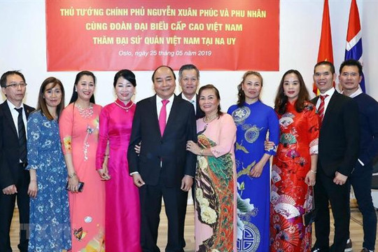 Thủ tướng thăm Đại sứ quán và cộng đồng người Việt Nam tại Na Uy