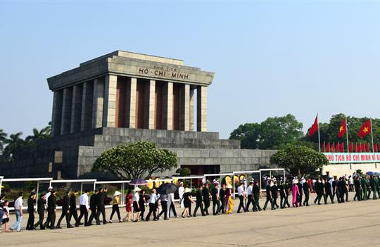 Tạm ngừng tổ chức lễ viếng Chủ tịch Hồ Chí Minh, lễ tưởng niệm các Anh hùng liệt sĩ
