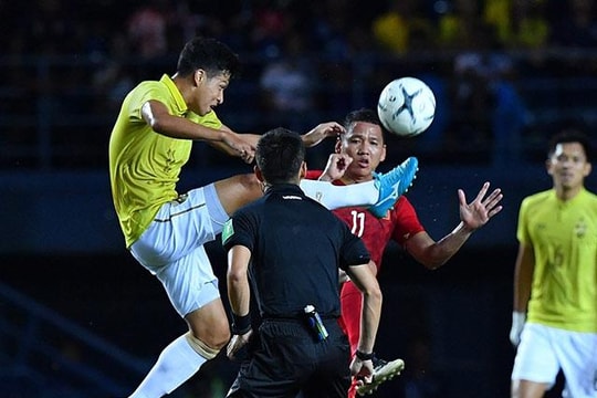 Thái Lan 0-1 Việt Nam: Thủ môn chơi ở châu Âu của Thái Lan sai lầm