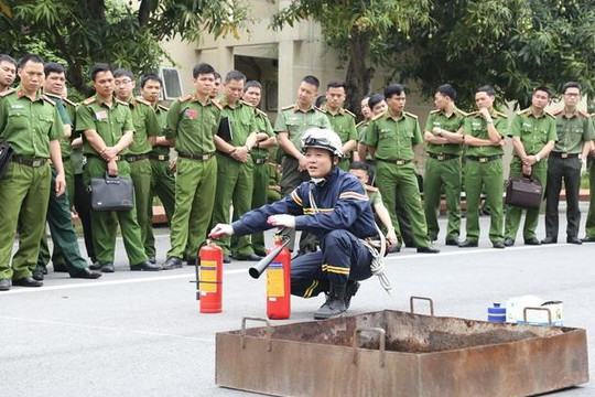 Công an Hà Nội: Đi đầu về công tác nâng cao kỹ năng PCCC cho cảnh sát khu vực, công an xã