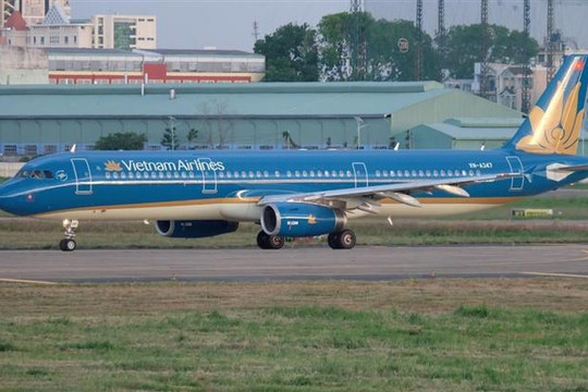 Máy bay Vietnam Airlines chuyển hướng hạ cánh khẩn để cấp cứu hành khách