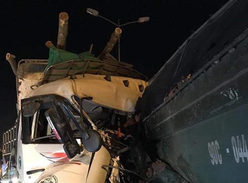 Danh tính 2 nạn nhân tử vong trong vụ tai nạn ở cầu Thanh Trì