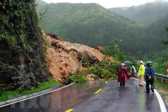 Sạt lở gây chia cắt tạm thời trên một số quốc lộ qua tỉnh Lai Châu