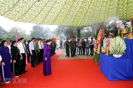Chủ tịch Quốc hội dự Lễ an táng hài cốt liệt sĩ tại Tây Ninh